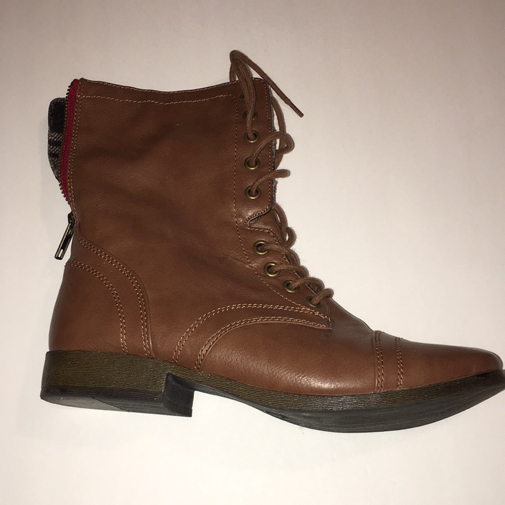 combat boots